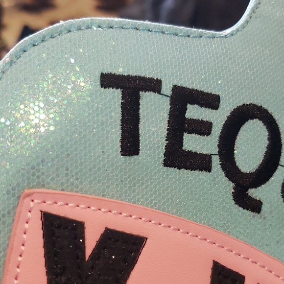 ⭐🦋Whats your poison?🦋 - Picture 7 of 7